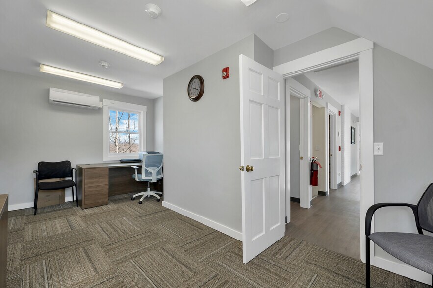 More Photos Of 252 Daniel Webster Hwy, Meredith Office For Sale