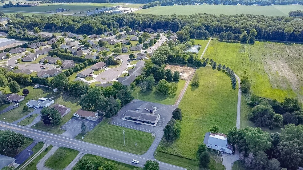More Photos Of 1845 US Highway 127 N, Eaton Medical For Lease