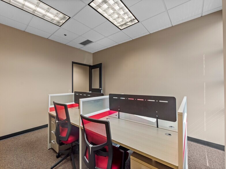 More Photos Of 174 Clarkson Rd, Ballwin Office For Sale