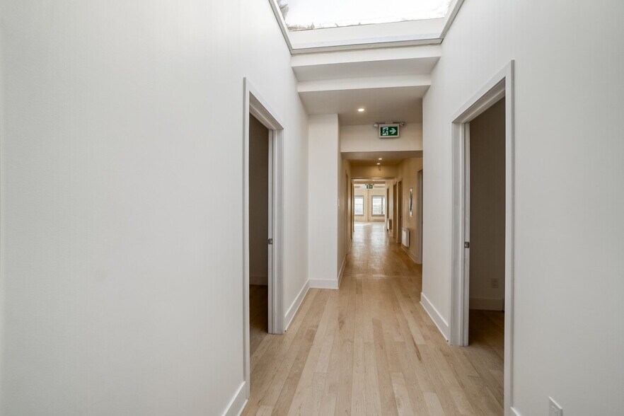 More Photos Of 2219-2229 St Bélanger, Montréal Storefront Retail Office For Lease