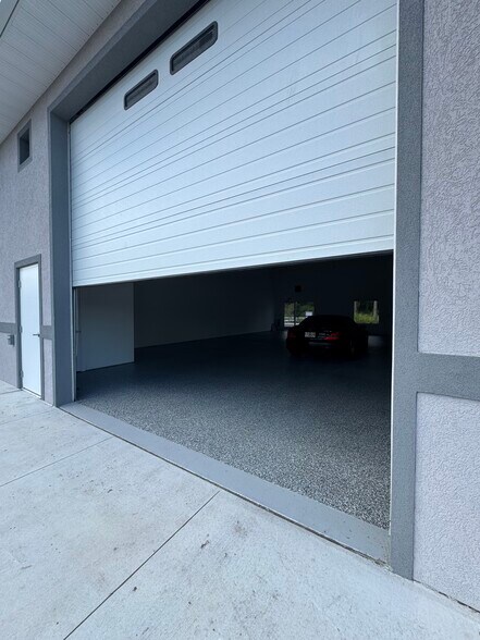 More Photos Of 1101 Reed Canal Rd, Port Orange Warehouse For Sale