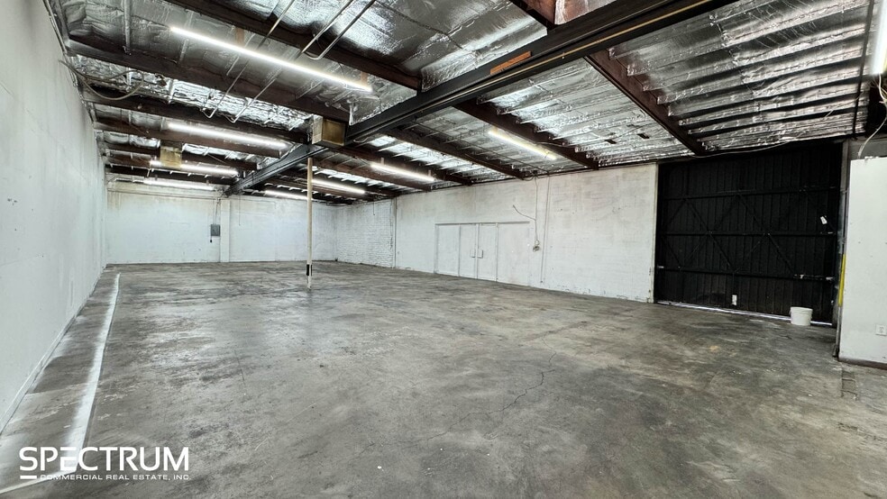 More Photos Of 14532 Blythe St, Van Nuys Manufacturing For Lease