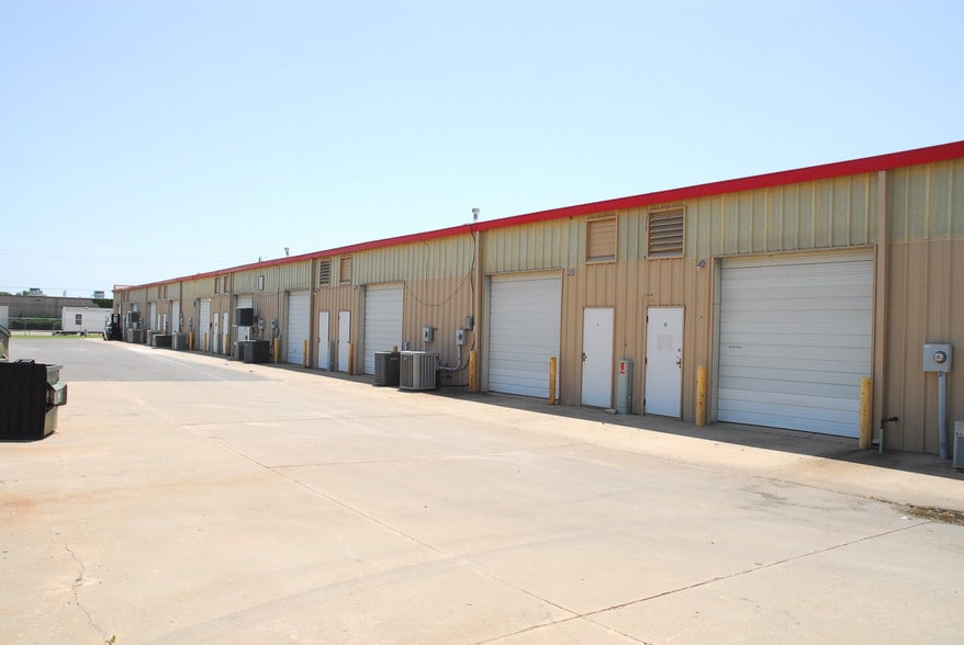 More Photos Of 2600 Linda Ln, Edmond Light Manufacturing For Lease