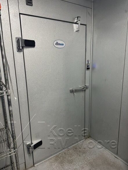 More Photos Of 10321 Chapman Hwy, Seymour Restaurant For Sale