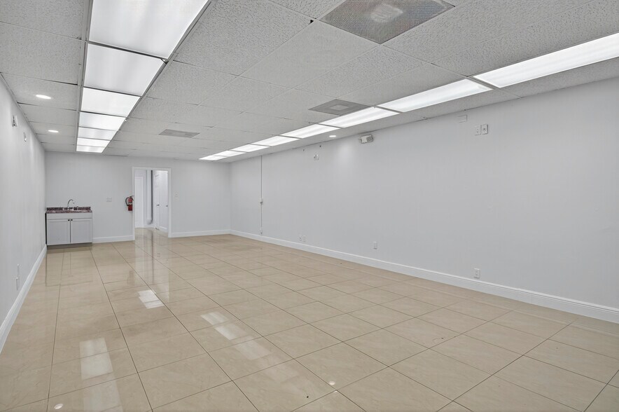More Photos Of 1750 E Commercial Blvd, Fort Lauderdale Storefront For Lease