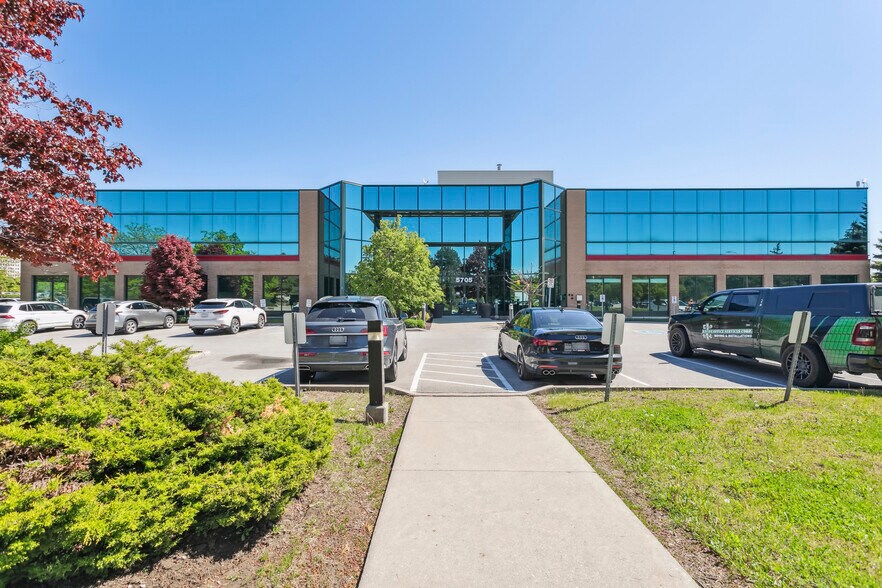More Photos Of 5705 Cancross Ct, Mississauga Office For Sale