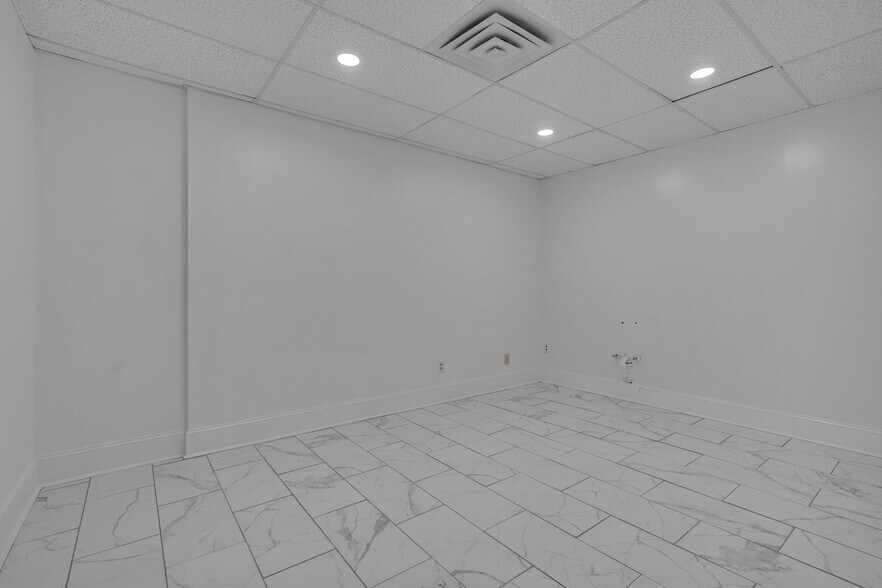 More Photos Of 131 Wind Chime Ct, Raleigh Office For Lease