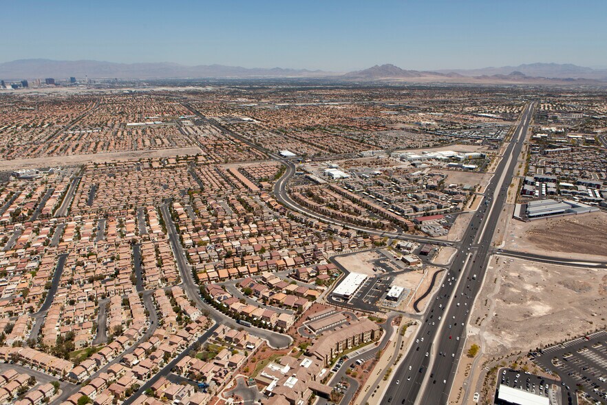 More Photos Of 10925 S Maryland Pky, Henderson Unknown For Lease