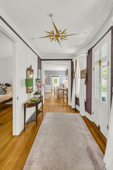 More Photos Of 184 Ashley Ave, Charleston Specialty For Sale