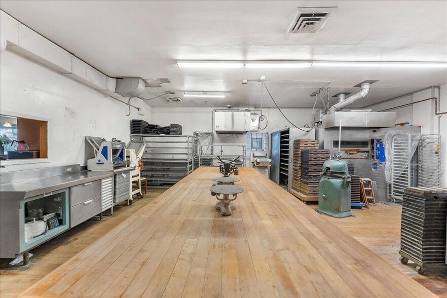 More Photos Of 118 Main St, Luxemburg Specialty For Sale