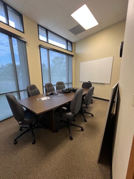 More Photos Of W223N608 Saratoga Dr, Waukesha Office For Sale