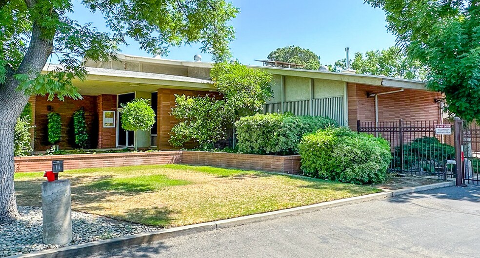 More Photos Of 3130 N Fresno St, Fresno Office For Sale