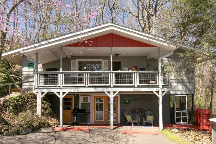 Primary Photo Of 7 N Delano Rd, Asheville Apartments For Sale