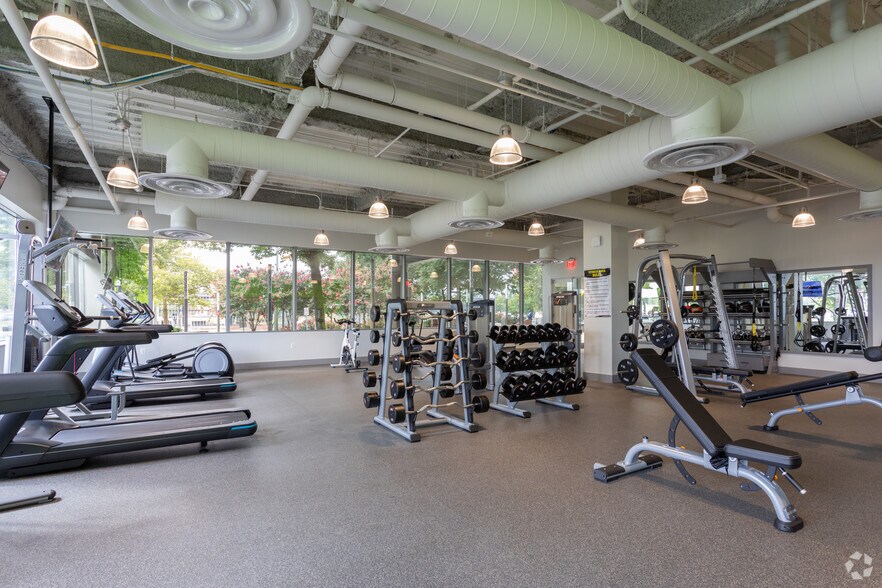 More Photos Of 6009 Oxon Hill Rd, Oxon Hill Apartments For Lease