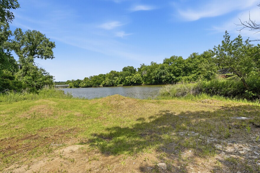 More Photos Of 6725 Rollins Rd, Granbury Specialty For Sale