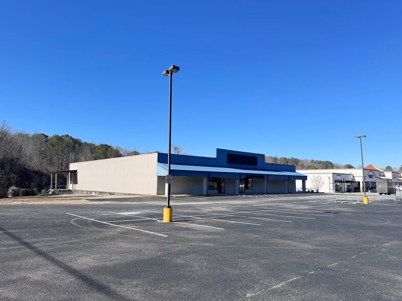 More Photos Of 970 E Church St, Jasper Freestanding For Sale