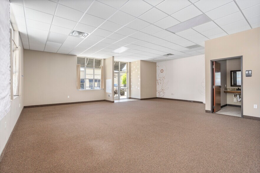 More Photos Of 2384 North Highway 287, Mansfield Office For Lease