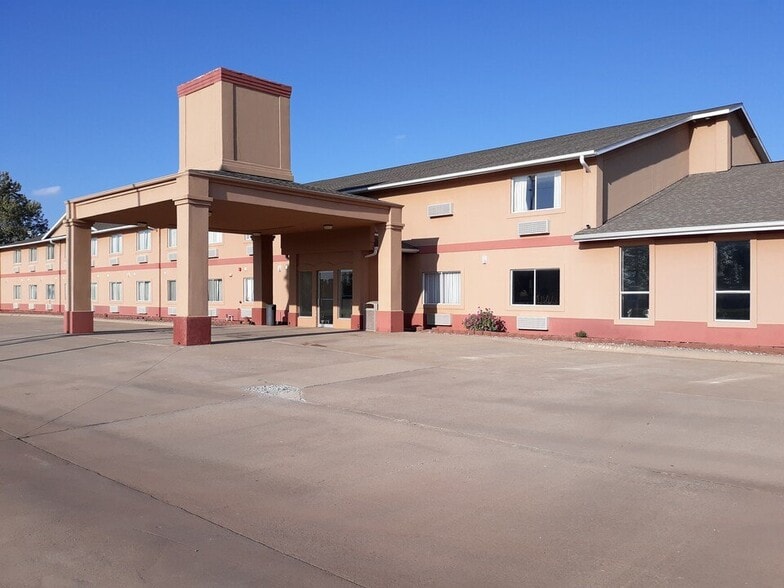 More Photos Of 800 E Oklahoma Blvd, Alva Hotel For Sale