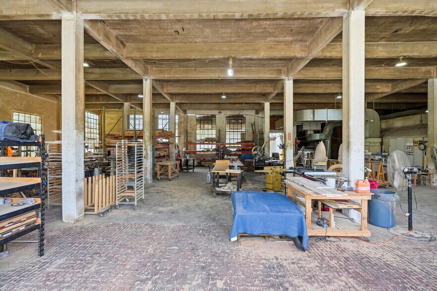 More Photos Of 765 E Washington St, Monticello Auto Repair For Sale