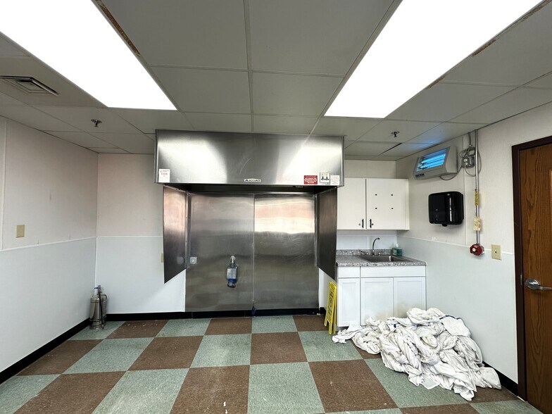 More Photos Of 136 Heid Ave, Dayton Rehabilitation Center For Sale