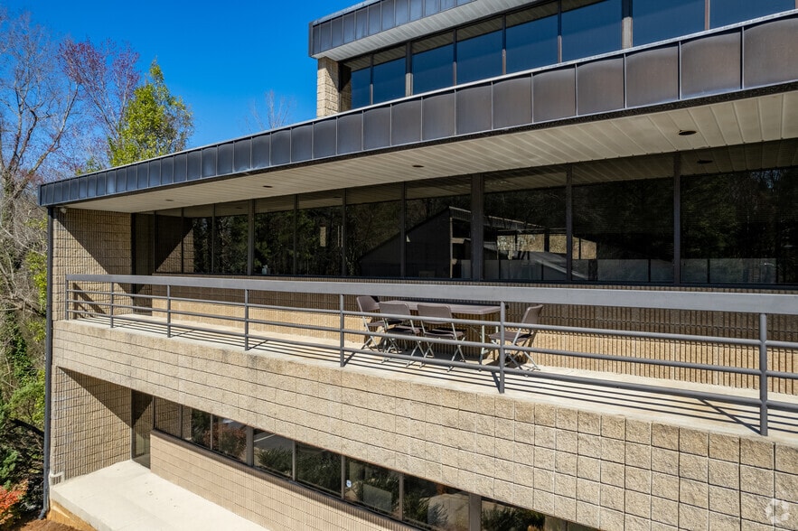 More Photos Of 3066 Mercer University Dr, Chamblee Office For Sale