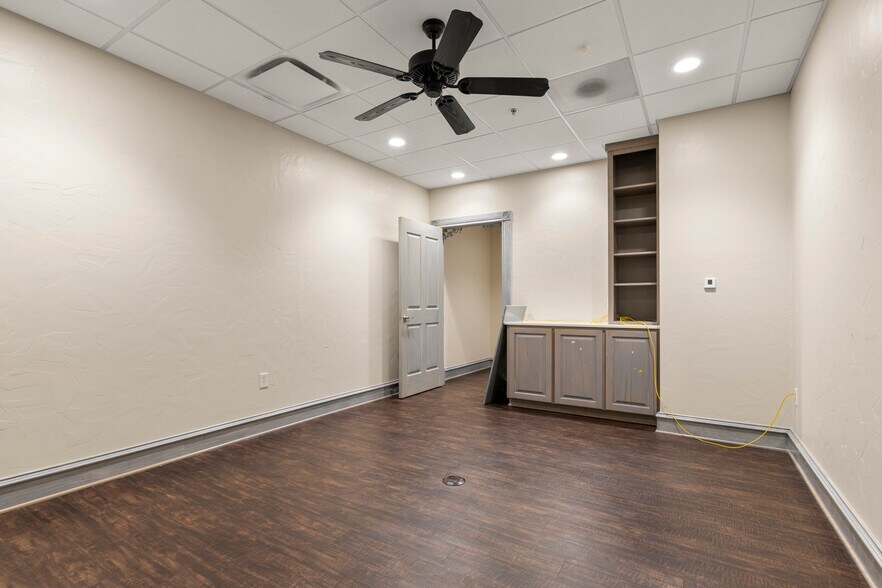 More Photos Of 3611 North St, Nacogdoches Storefront For Lease