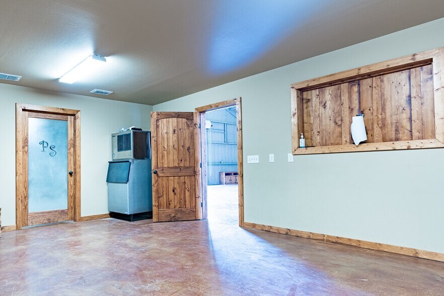 More Photos Of 5015 State Highway 155, Palestine Lodge Meeting Hall For Sale