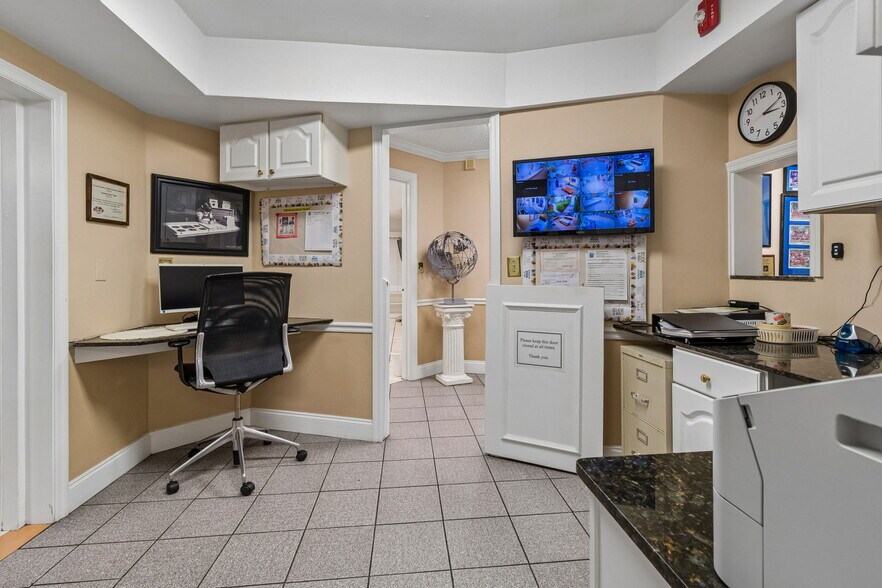 More Photos Of 4001 Skipper Rd, Tampa Schools For Sale