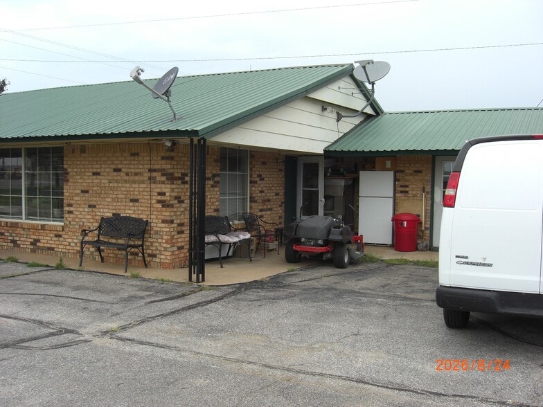 More Photos Of 1720 S Grand Ave, Cherokee Hotel For Sale