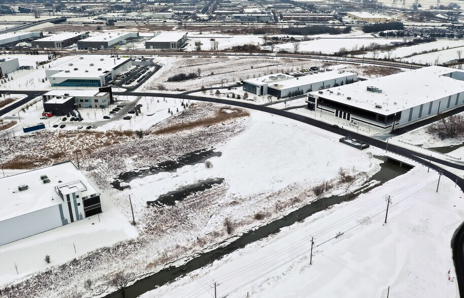 More Photos Of 1415 Rue René-Descartes, Saint-bruno Industrial For Lease