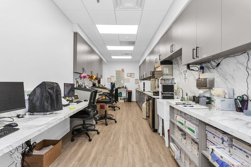 More Photos Of 5060 Tennyson Pky, Plano Medical For Sale