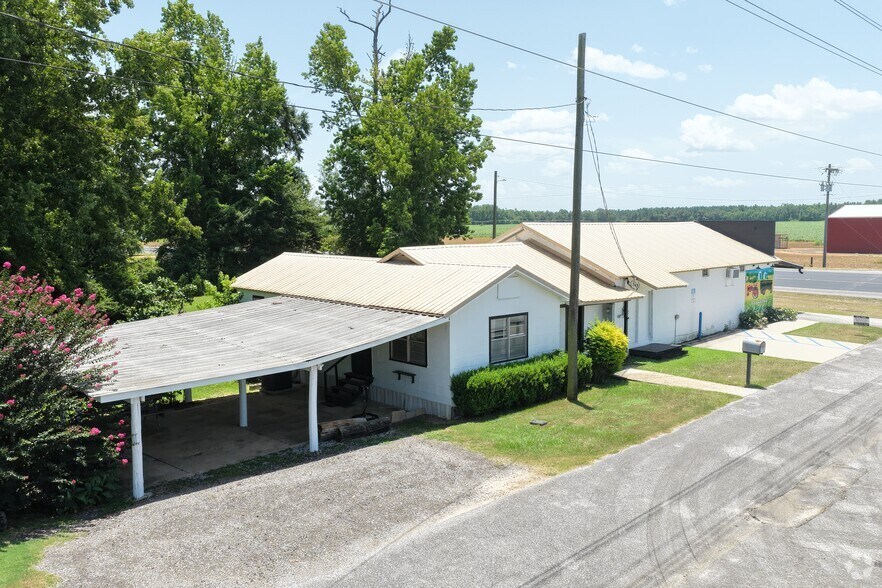 More Photos Of 7540 Highway 97, Walnut Hill Storefront Retail Office For Sale