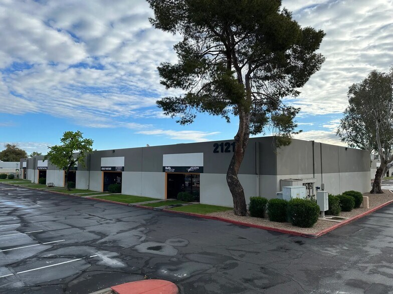 More Photos Of 2121 S Priest Dr, Tempe Unknown For Lease