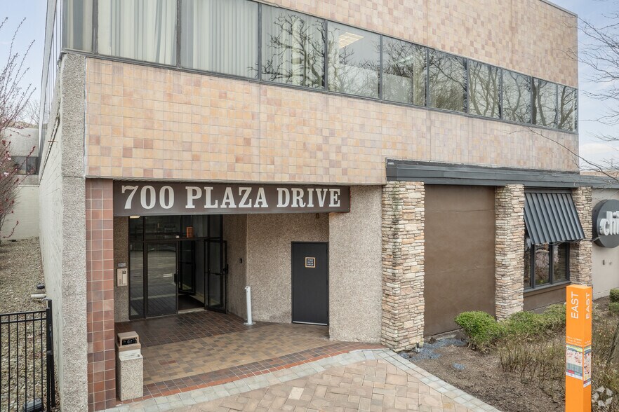 More Photos Of 700 Plaza Dr, Secaucus Storefront Retail Office For Lease