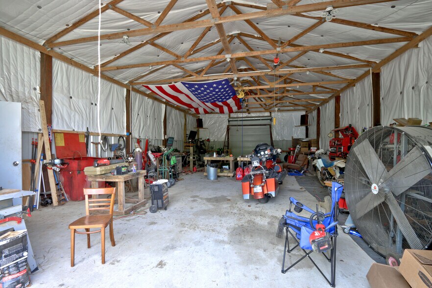 More Photos Of 18135 N Highway 75, Willis Specialty For Sale