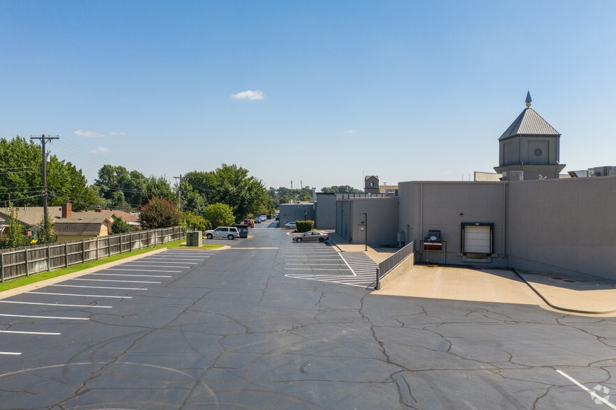 More Photos Of 6006-6040 S Yale Ave, Tulsa Unknown For Lease