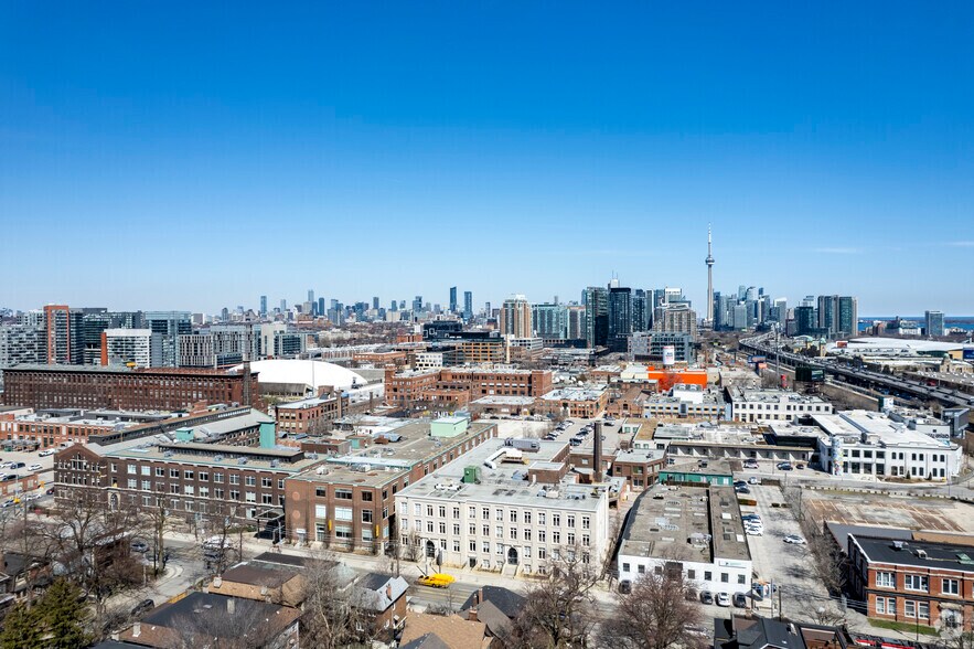More Photos Of 173 Dufferin St, Toronto Office For Lease