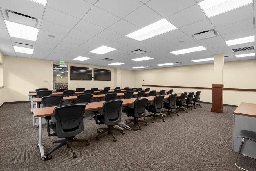 More Photos Of 650 Danbury Rd, Ridgefield Office For Sale