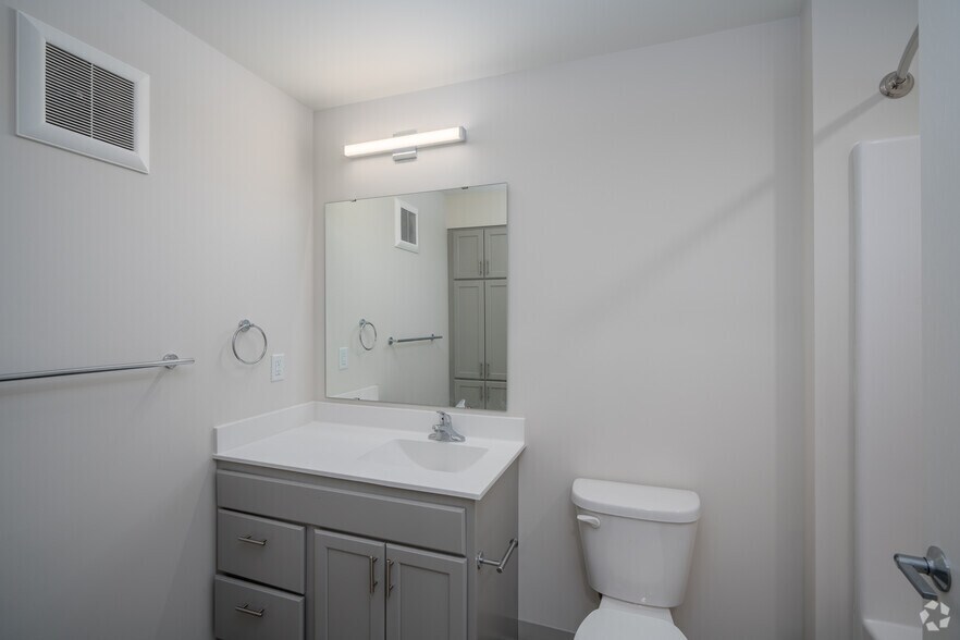 More Photos Of 1835 University Ave W, Saint Paul Apartments For Lease