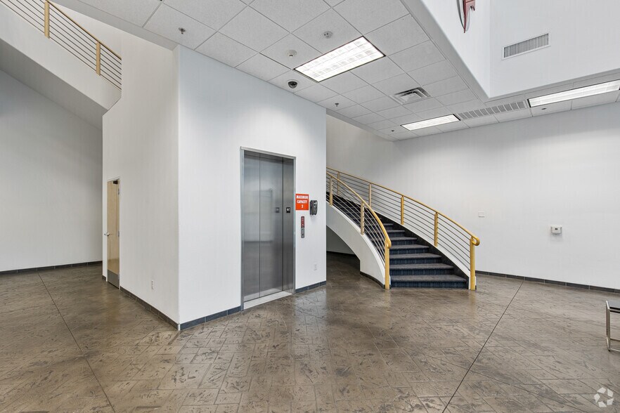 More Photos Of 5475 S Decatur Blvd, Las Vegas Research And Development For Lease