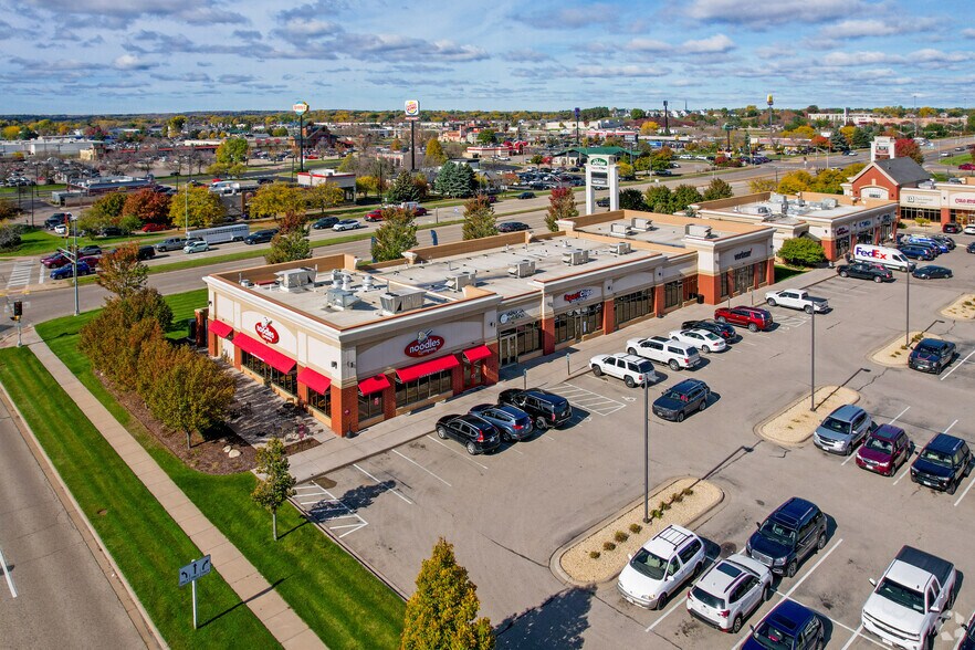 More Photos Of 1051 Pearson Dr, Hudson General Retail For Lease