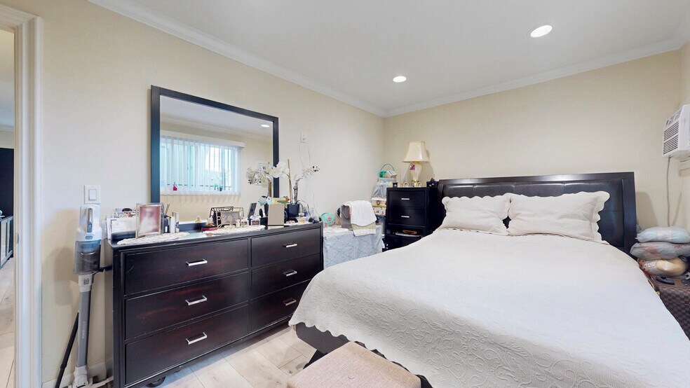 More Photos Of 1344 E Broadway, Glendale Apartments For Sale