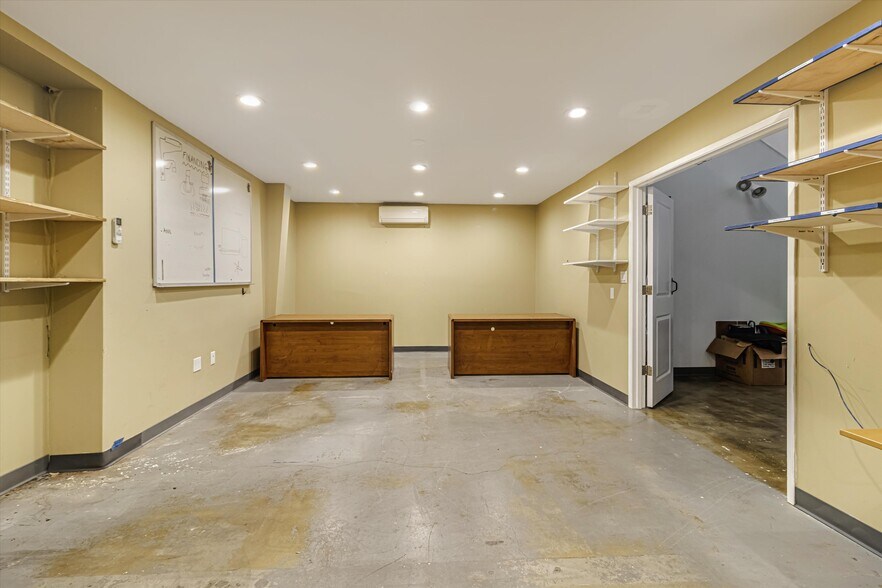 More Photos Of 1356 S 50th St, Richmond Warehouse For Sale