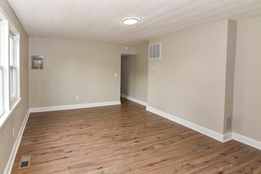 More Photos Of 15 Sollers Point Rd, Dundalk Multifamily For Sale