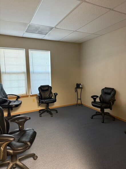 More Photos Of 1919 N Pearl St, Tacoma Office For Sale