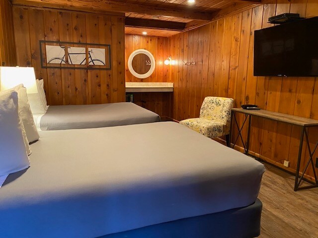 More Photos Of 890 Highway 4, Arnold Hotel For Sale