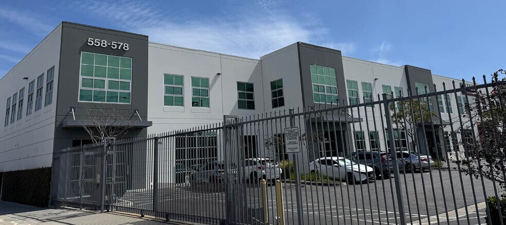 Primary Photo Of 568 S Alameda St, Los Angeles Light Manufacturing For Lease