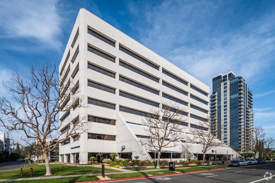 More Photos Of 201 E Sandpointe Ave, Santa Ana Office For Lease