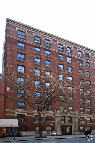 More Photos Of 225 W 71st St, New York Apartments For Lease