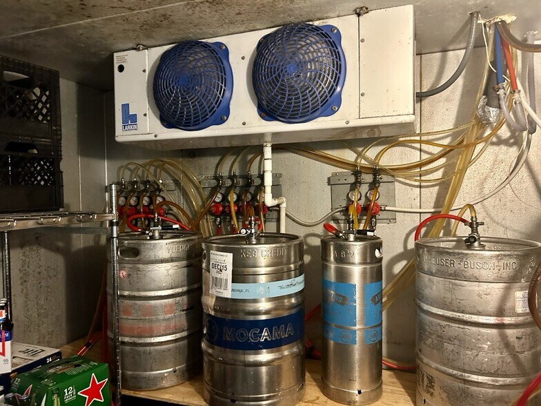 More Photos Of 320 S 8th St, Fernandina Beach Freestanding For Lease